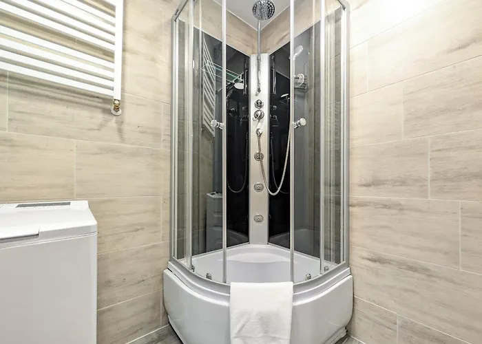 Hiszpanska Harmony By Bookinghost * Wrocław