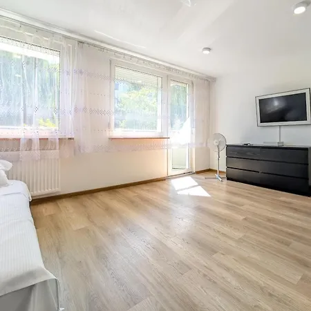 Hiszpanska Harmony By Bookinghost Вроцлав