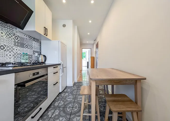 Apartment Hiszpanska Harmony By Bookinghost *