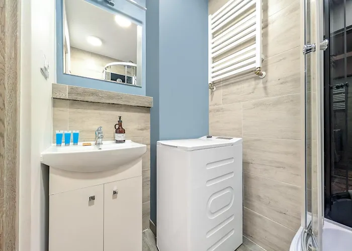 Hiszpanska Harmony By Bookinghost